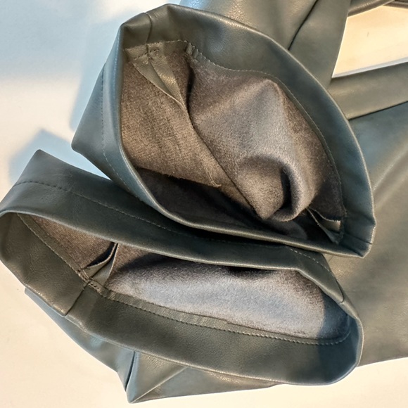 7 For All Mankind Faux Leather Pants NWT - Picture 14 of 14